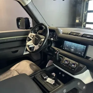 LAND ROVER DEFENDER IV – Image 2