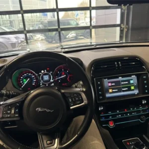 JAGUAR F-PACE – Image 3